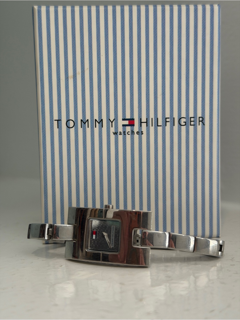Tommy Hilfiger Womens Silver Stainless Steel Bracelet Watch - Silver